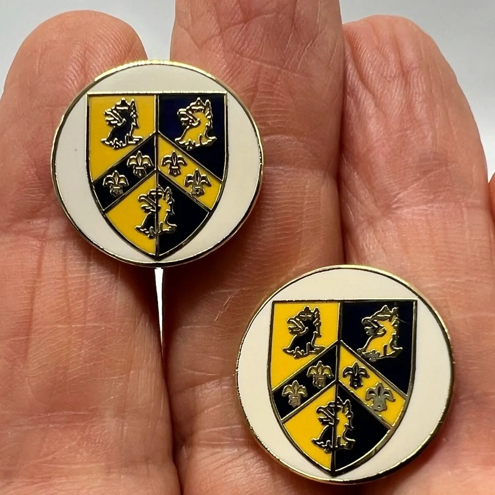 Crest cuff links